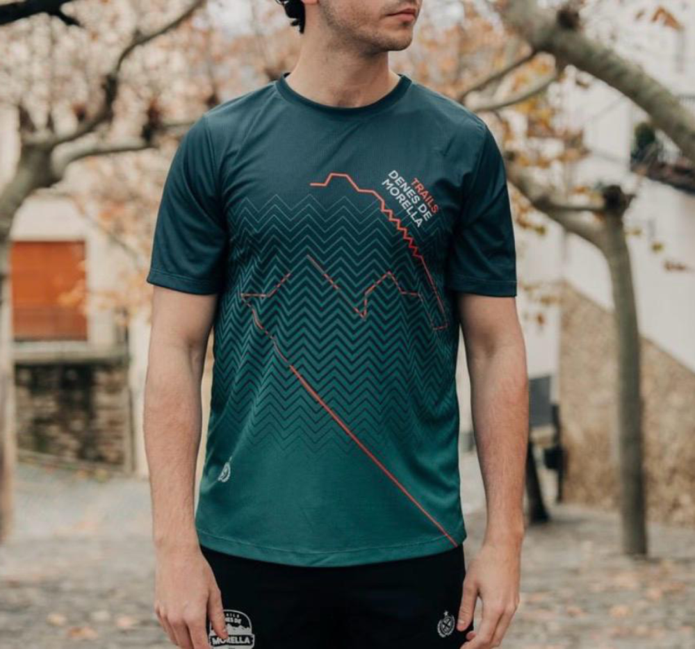 FOTO CAMISETA M.CORTA HOMBRE Y MUJER MERCHAN DENES 2026